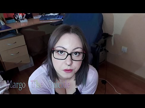 ❤️ Sexy holka s brýlemi kouří dildo hluboko na kameru ❤️❌ Porno u nás ﹏