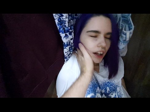 ❤️ Našel jsem svou sestru ve skříni a pomohl jí udělat se ❤️❌ Porno u nás ﹏